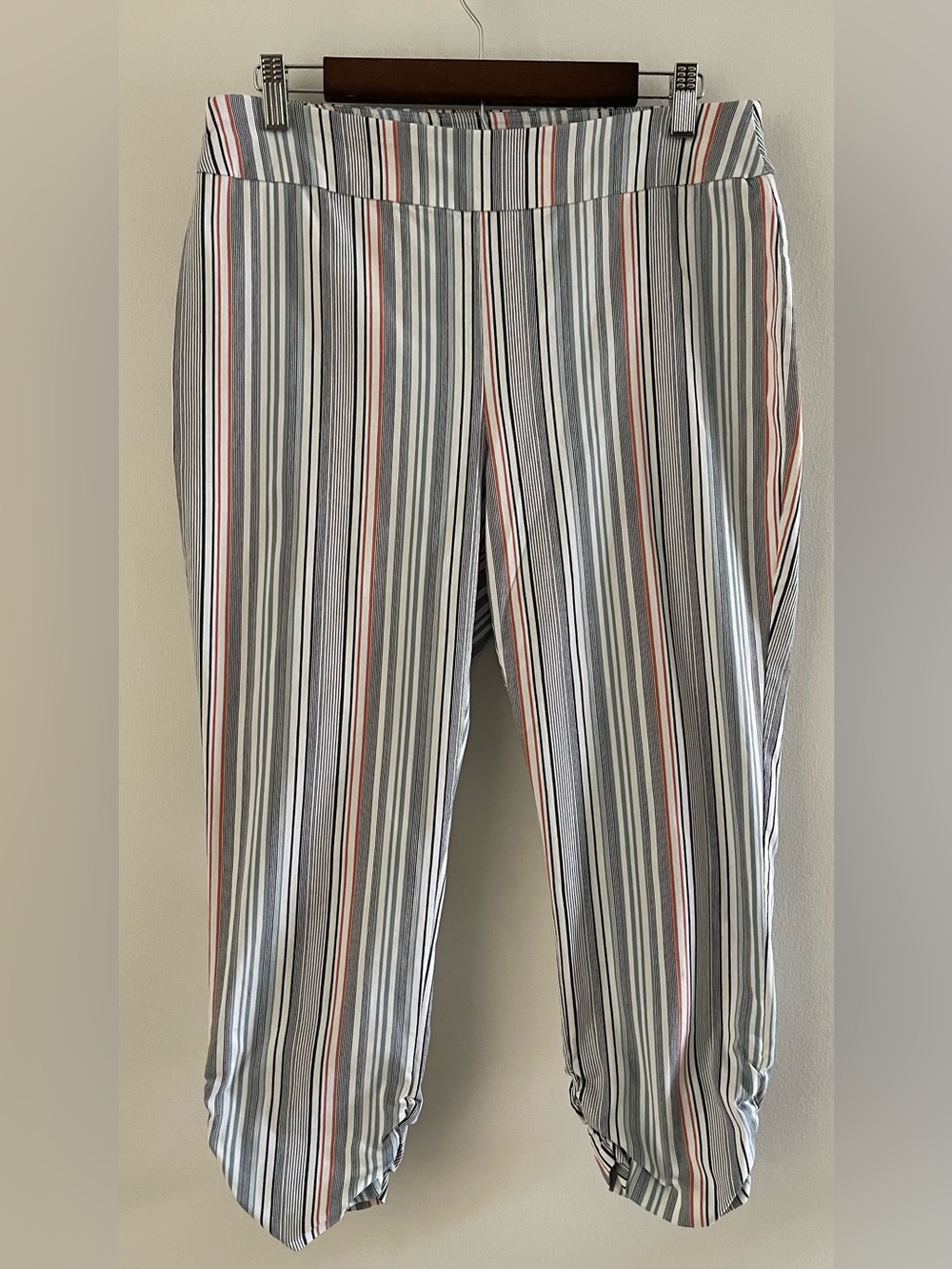 Cato Striped Crop Pants Womens 12 Mid Rise Capris